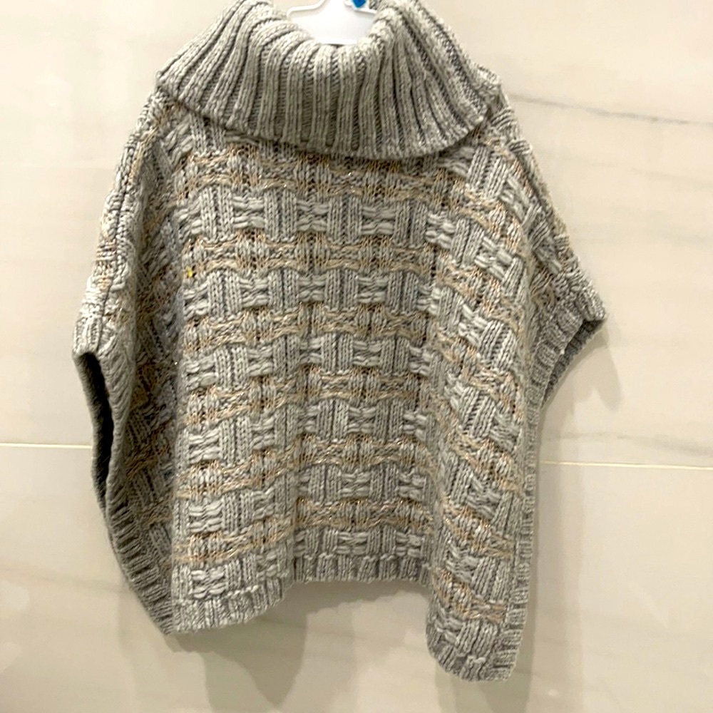 Gap size XS 4-5 Girls sweater Pancho